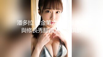 商场女厕偷拍披肩发美女 尿尿时用双手把逼掰开 尿完不擦逼