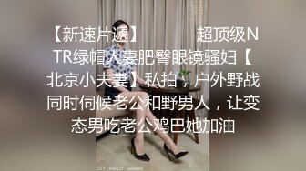 长发美女露脸，口交，表情销魂，女上位啪啪，口爆开心的笑了