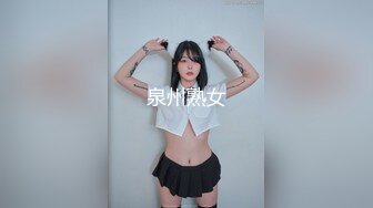 白裙粉嫩嫩小美女约到酒店 脱光光一起洗澡