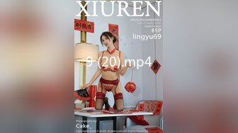 【极品媚黑总动员】极品身材媚黑女神『Wifelove』最强约炮黑超双屌齐操白嫩粉穴淫娃 前裹后操 (1)